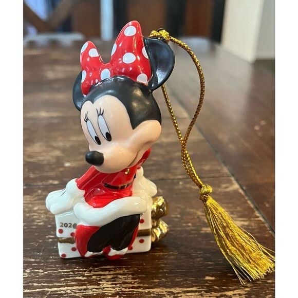 Lenox 895792 2024 Minnie Mouse Sitting On A Gift Ornament, Christmas - Picture 2 of 7